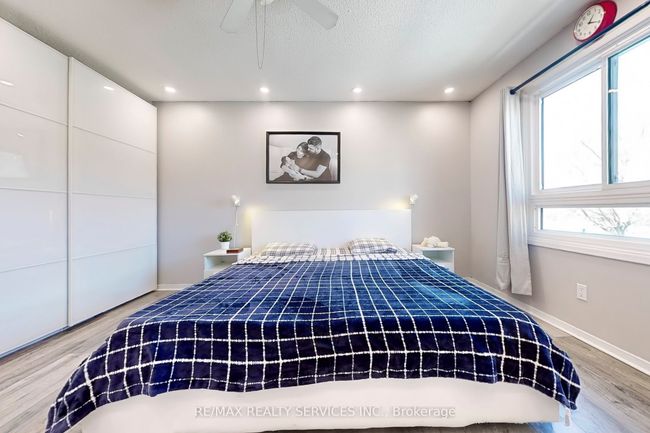 37 - 960 Glen St, Condo with 3 bedrooms, 2 bathrooms and 1 parking in Oshawa ON | Image 13