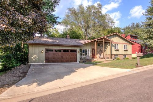 608 Manor Ct, Altoona, WI, 54720-2020 | Card Image