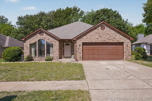 208 S Poplar Ave, Broken Arrow, OK, 74012-8386 | Card Image