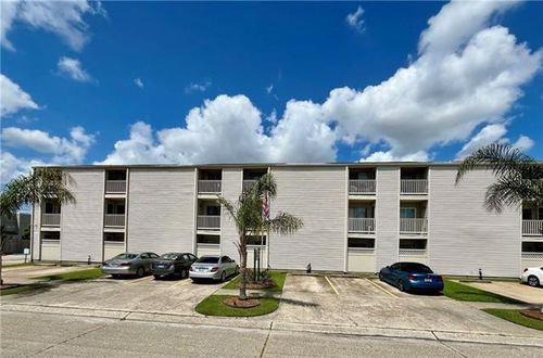 326-2330 Edenborn Ave, Metairie, LA, 70001-6435 | Card Image
