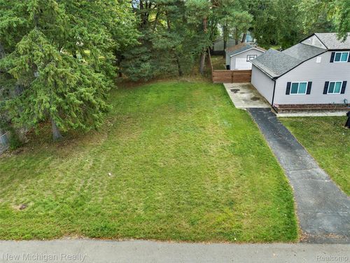 0000 Westwood Dr, Troy, MI, 48083 | Card Image