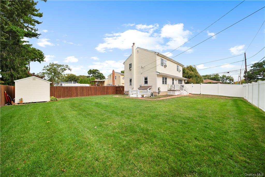 Jefferson Ave, Deer Park, NY 11729