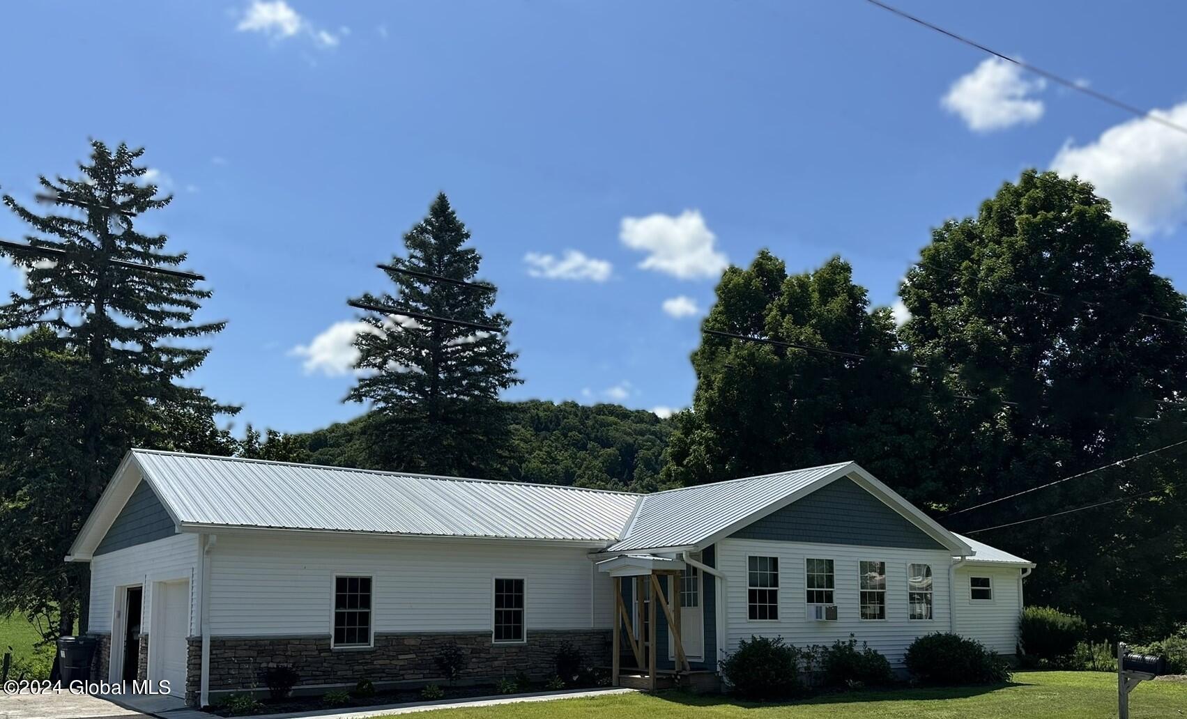 State Route 40 , Hartford, NY 12838