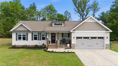 342 Price St, Stoneville, NC, 27048-8662 | Card Image