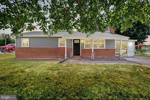 90 Schofield Dr, EAST BERLIN, PA, 17316-9337 | Card Image