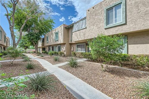 5957 Vegas Dr, Las Vegas, NV, 89108-2422 | Card Image