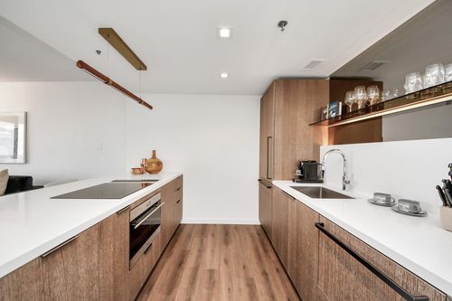 t8-1300 Lamar St, Houston, TX, 77010-3017 | Card Image