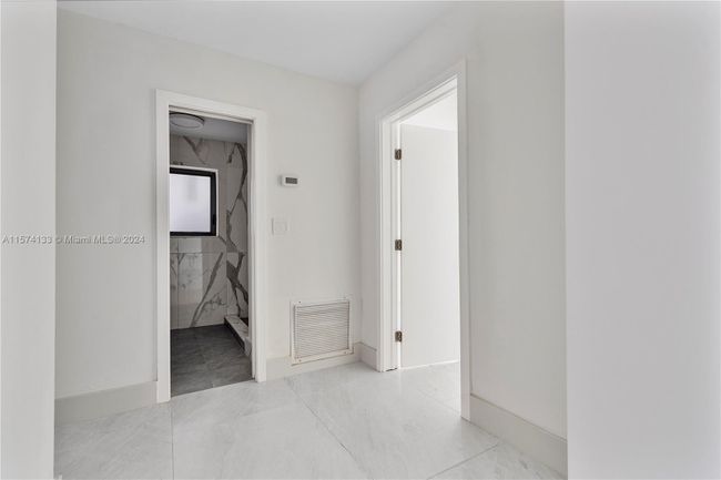 1115 N Northlake Dr, House other with 3 bedrooms, 3 bathrooms and null parking in Hollywood FL | Image 16
