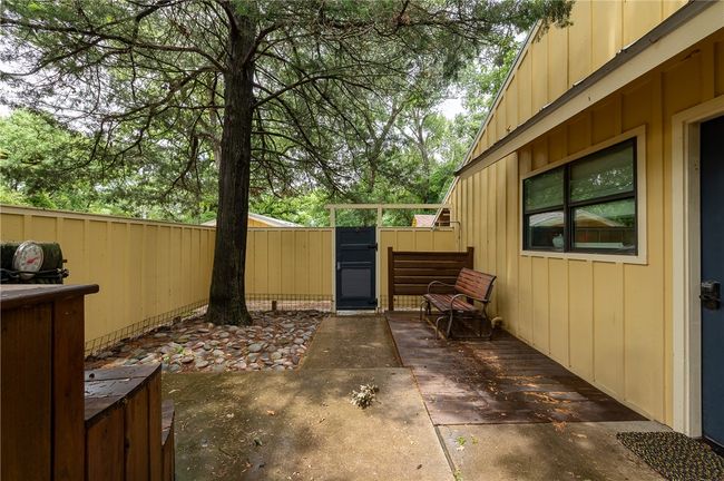 Casita Patio with outdoor shower and hottub | Image 48