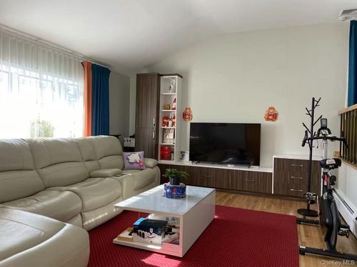 2187 Clover Ct, East Meadow, NY, 11554-5126 | Card Image