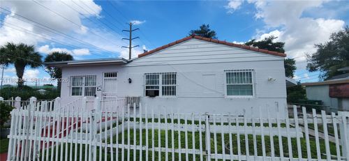 405 Nw 64th St, Miami, FL, 33150-4452 | Card Image