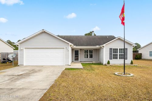 517 Cherry Blossom Ln, Richlands, NC, 28574-7458 | Card Image