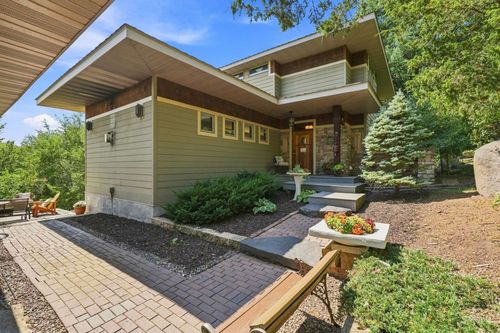 469 County Rd E, Hudson, WI, 54016-6801 | Card Image