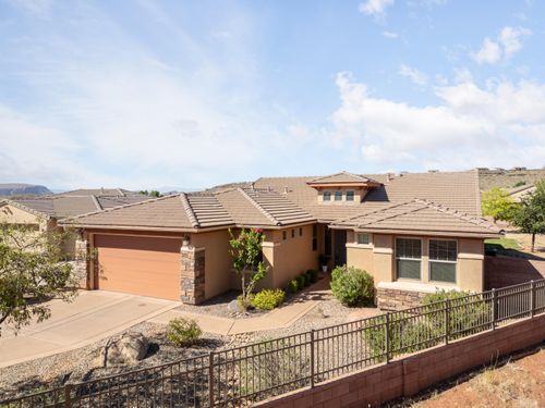 2906 E Autumn Rose Dr, Washington, UT, 84780-2490 | Card Image