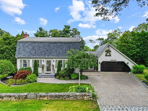 39 Pershing Ave, Acushnet, MA, 02743-2527 | Card Image