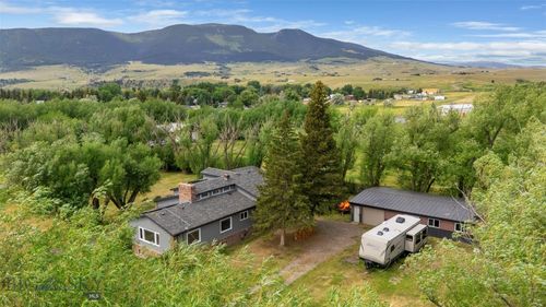 84 Canyon View Dr, Livingston, MT, 59047-4112 | Card Image