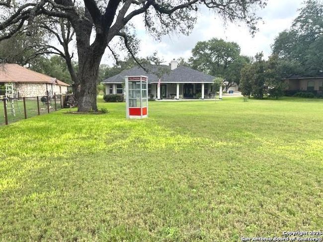 510 Jack Nickolaus Dr, House other with 3 bedrooms, 3 bathrooms and null parking in Devine TX | Image 32