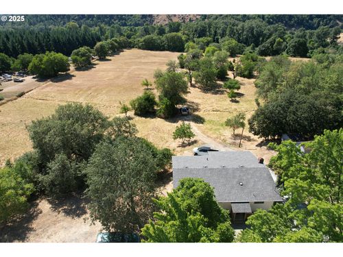 1383 N Old Pacific Hwy, Myrtle Creek, OR, 97457-7468 | Card Image