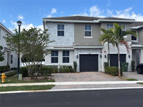 146-146 Sw 170th Ave, Pembroke Pines, FL, 33027-4966 | Card Image