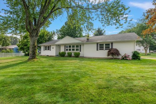 27 N Peach St, Hart, MI, 49420-1017 | Card Image