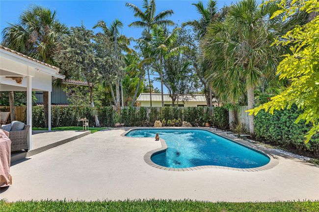 2642 Ne 26 Th Ter, House other with 4 bedrooms, 2 bathrooms and null parking in Lighthouse Point FL | Image 36