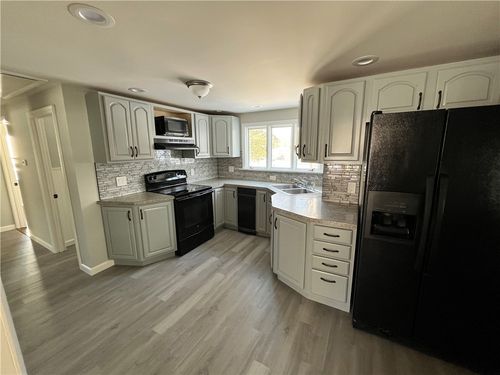 10 Rosemary Dr, North Kingstown, RI, 02852-1811 | Card Image