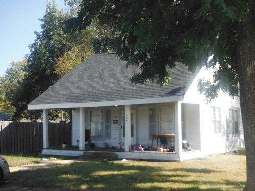 208 Ne Front St, Walnut Ridge, AR, 72476-2430 | Card Image