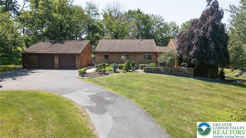 490 Longacre Dr, CHERRYVILLE, PA, 18035-9713 | Card Image