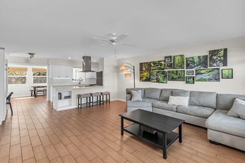 1136 Illinois Dr, NAPLES, FL, 34103-3888 | Card Image