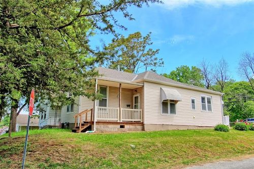 1101 N 13th St, Saint Joseph, MO, 64501-1217 | Card Image