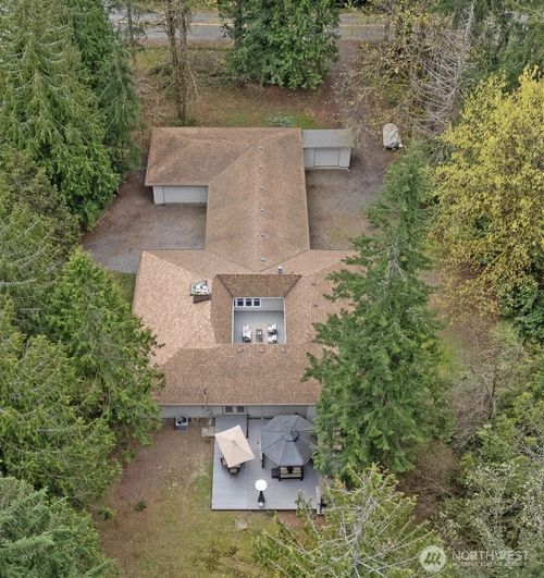 15245 260th Ave Se, Issaquah, WA, 98027-8263 | Card Image