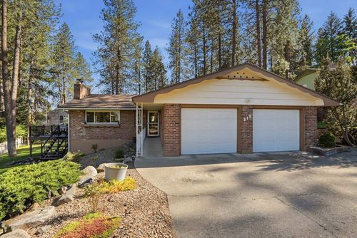 819 W Westover Rd, Spokane, WA, 99218-2463 | Card Image