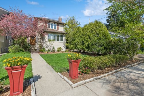 2152 Grey Ave, Evanston, IL, 60201-2543 | Card Image