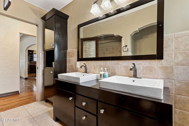 Guest Bath 1 | Image 25