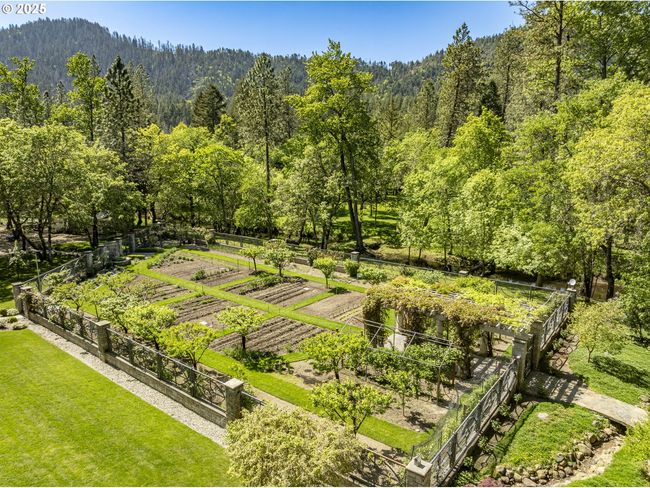 503 Quail Ln, House other with 3 bedrooms, 4 bathrooms and 3 parking in Grants Pass OR | Image 8