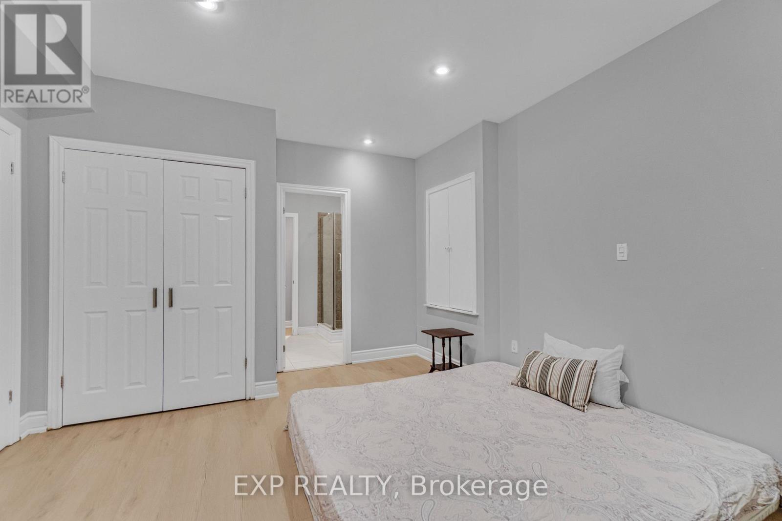 Residential in Mississauga (Churchill Meadows) 5