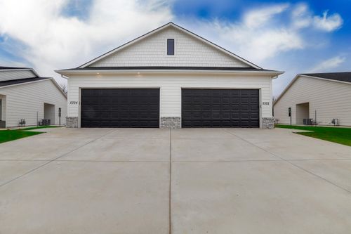 5367-5369 Pinecrest Ct, Bel Aire, KS, 67226 | Card Image