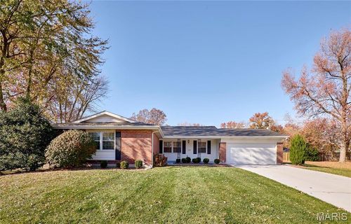 415 Trail Grove Ct, Ballwin, MO, 63011-2616 | Card Image