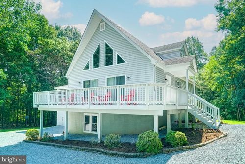 444 Point Dr, BUMPASS, VA, 23024-4659 | Card Image