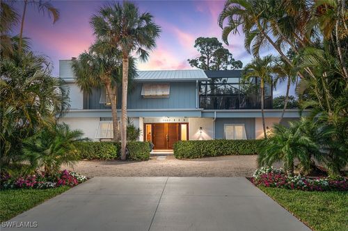 9602 Vanderbilt Dr, NAPLES, FL, 34108-2347 | Card Image
