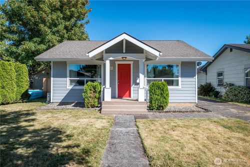460 21st Ave, Longview, WA, 98632-1302 | Card Image