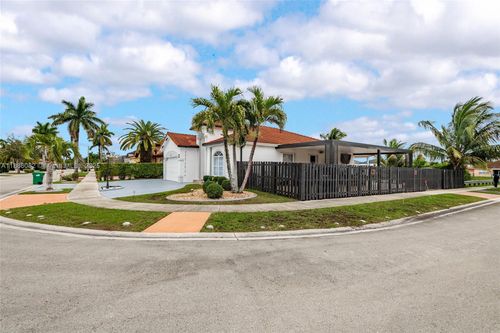 2911 Sw 149th Pl, Miami, FL, 33185-5609 | Card Image