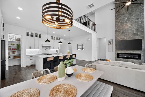 1322 Genoa Cir, Garland, TX, 75040-6813 | Card Image