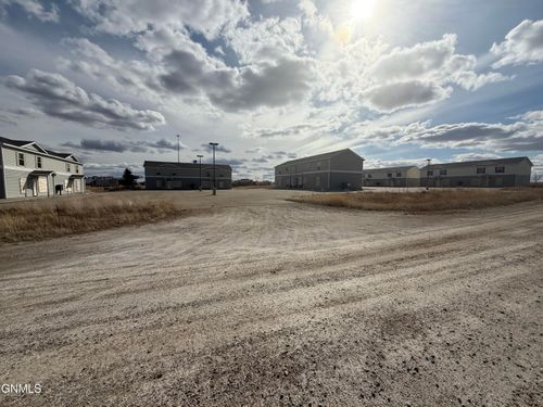 6421 13 Mile Center Rd, Williston, ND, 58801 | Card Image