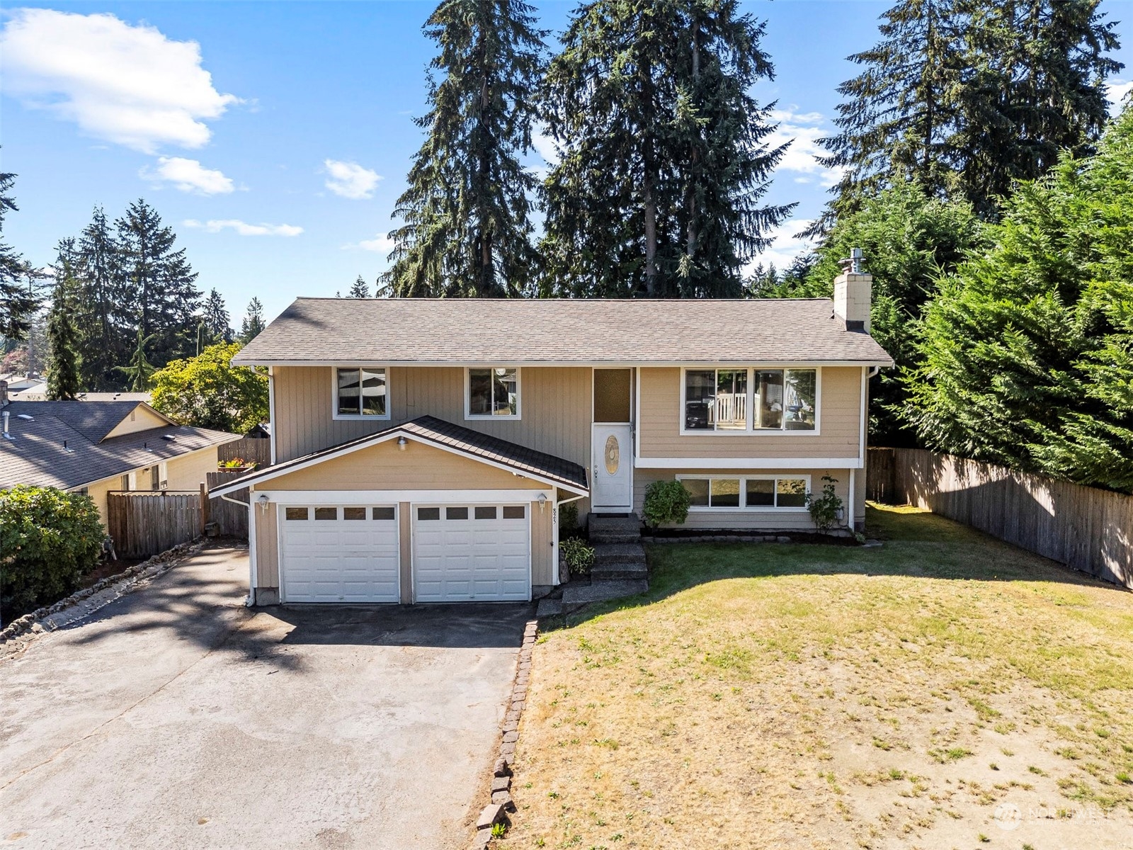 Sutton Pl, Bremerton, WA 98311