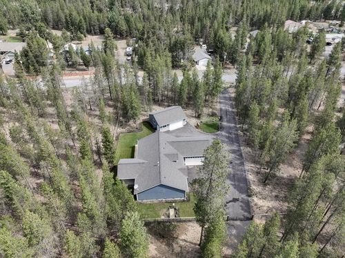 16337 Lava Dr, La Pine, OR, 97739-9661 | Card Image