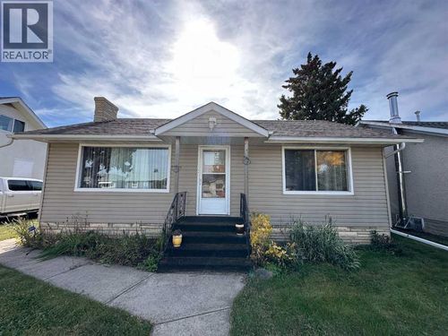 4615 51 Ave, Vermilion, AB, T9X1R9 | Card Image