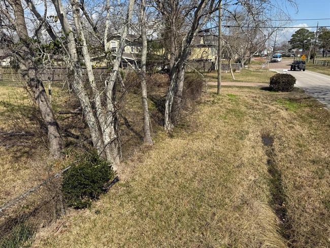 1001 N Bayshore Dr, Home with 0 bedrooms, 0 bathrooms and null parking in La Porte TX | Image 4