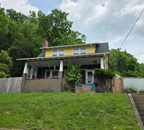 147 E 6th St, Weston, WV, 26452-2101 | Card Image