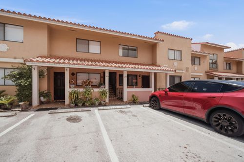 205-2710 W 60th Pl, Hialeah, FL, 33016-5970 | Card Image